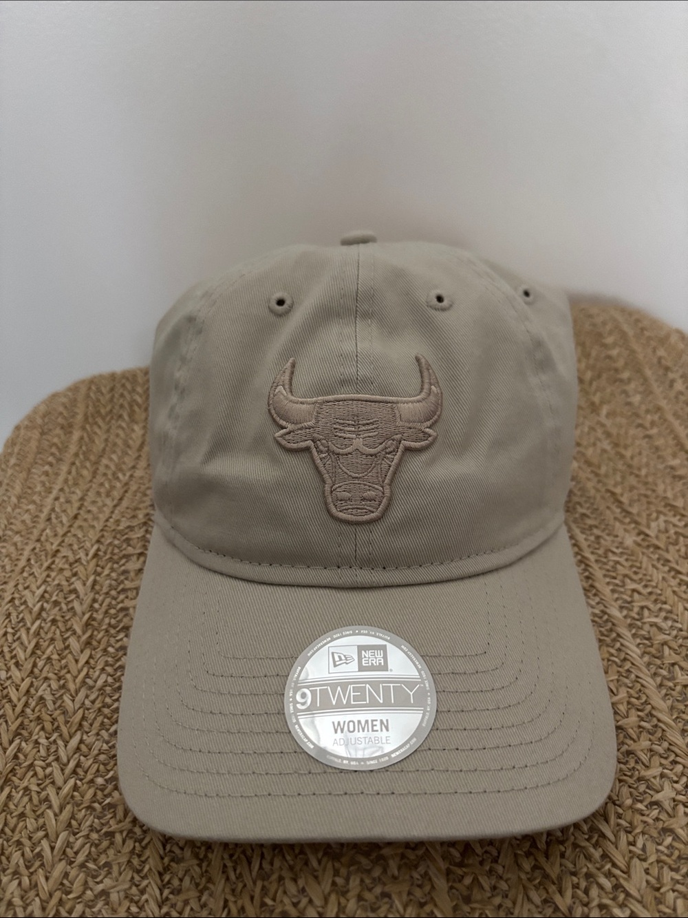 New Era Women's Chicago Bulls Khaki 9TWENTY Adjustable Cap
